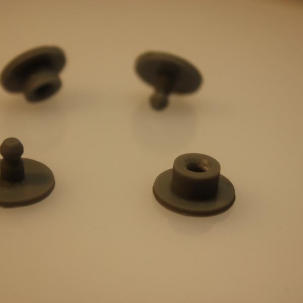 Кнопки-защёлки для детского резинового тапочка