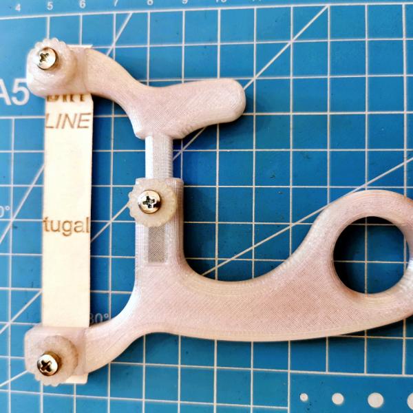 Шлифовальный инструмент для изогнутых поверхностей